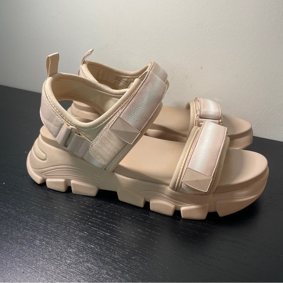 Aldo Wedge Heel Dad Sandal with Velcro - Picture 10 of 12